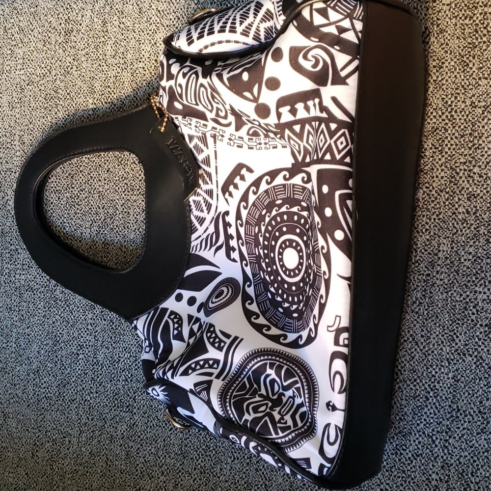 Izzy & Liv Tribal Print Bag